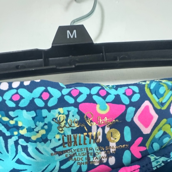 LILLY PULITZER Weekender Leggings in Inky Navy Glow and Flow - Picture 6 of 8